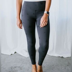 NWOT Mono b Black Matte Gray Skull Leggings Size S
